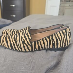 Vionic Black and Tan Animal Print Loafers